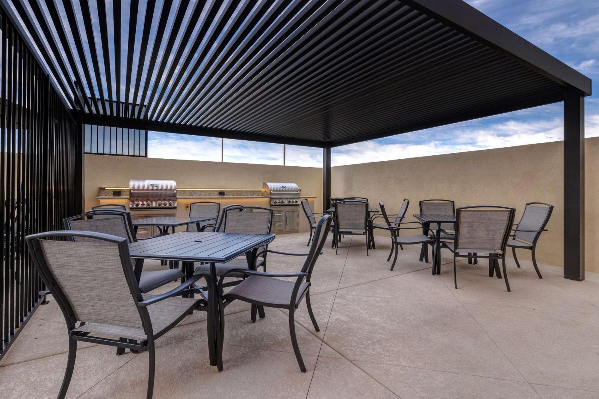 Home2 Suites By Hilton Las Vegas Southwest I-215 Curve Exterior photo