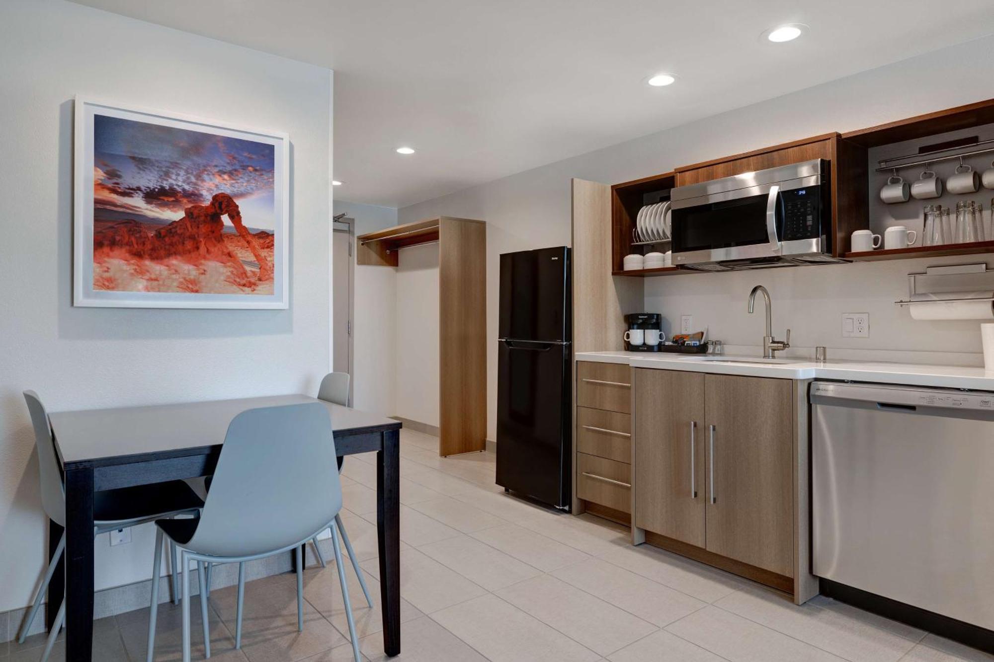 Home2 Suites By Hilton Las Vegas Southwest I-215 Curve Exterior photo