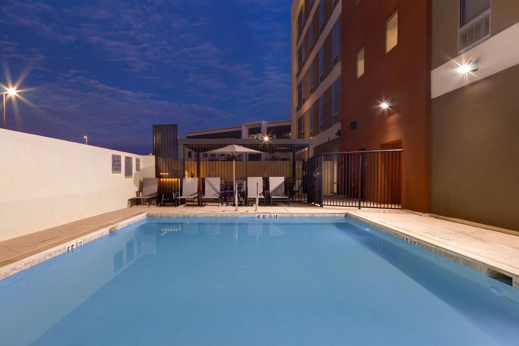 Home2 Suites By Hilton Las Vegas Southwest I-215 Curve Exterior photo